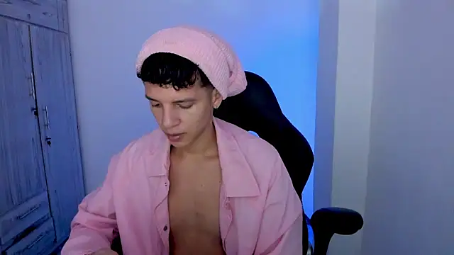 tylerrnova online show from July 2026 02:40:02 AM