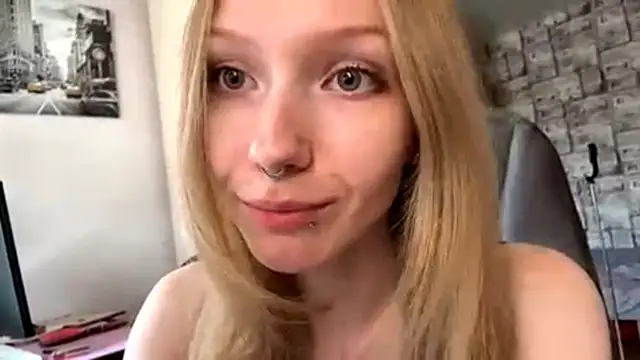 Snapshot of BivalentFalloff chatting on June 2026 05:39:02 AM BivalentFalloff online show from June 2026 05:39:02 AM
