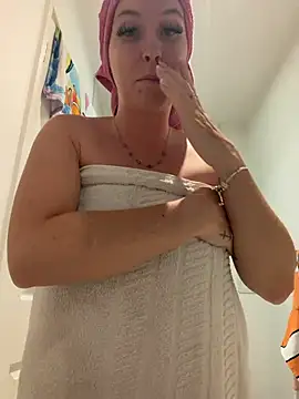 Snapshot of Coleyy_xx chatting on July 2026 07:32:02 PM Coleyy xx online show from July 2026 07:32:02 PM