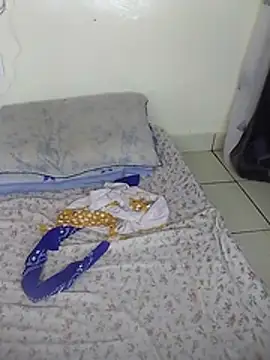 Snapshot of Streetliones chatting on July 2026 05:15:02 PM Streetliones online show from July 2026 05:15:02 PM
