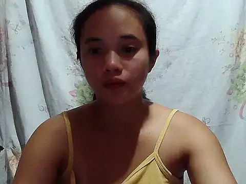 Snapshot of sophie_193 chatting on June 2026 05:05:01 PM sophie 193 online show from June 2026 05:05:01 PM