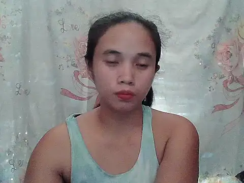 Snapshot of sophie_193 chatting on June 2026 05:28:01 AM sophie 193 online show from June 2026 05:28:01 AM