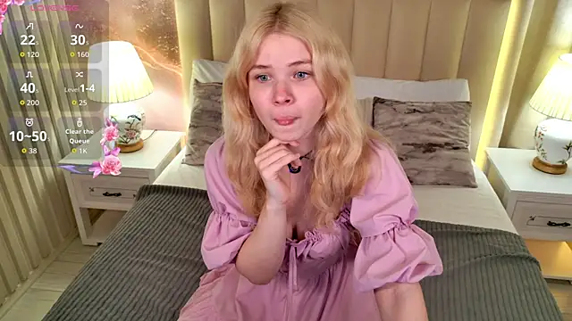 Snapshot of ChloeWells chatting on July 2026 03:33:02 AM ChloeWells online show from July 2026 03:33:02 AM