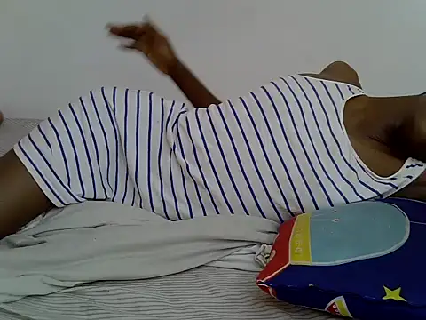 Snapshot of Beutypetite1 chatting on July 2026 01:17:01 PM Beutypetite1 online show from July 2026 01:17:01 PM