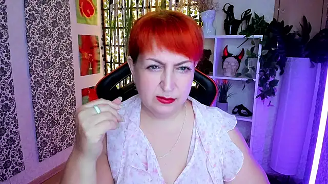 Joana Woods online show from August 2026 02:00:02 AM