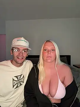 Blondebarbie21 online show from August 2026 03:25:01 PM