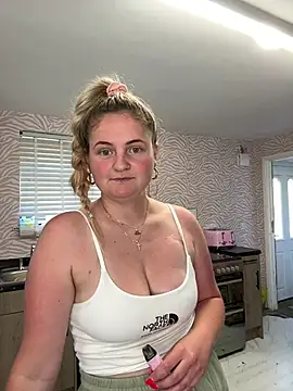 Snapshot of Juicy_BabeXo chatting on June 2026 10:03:01 AM Juicy BabeXo online show from June 2026 10:03:01 AM