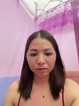 Snapshot of Phiea-nc94 chatting on June 2026 04:44:01 PM Phiea-nc94 online show from June 2026 04:44:01 PM