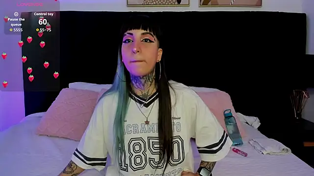 izzy moon7 online show from July 2026 11:14:01 AM
