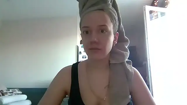Snapshot of Nivella chatting on July 2026 10:21:01 AM Nivella online show from July 2026 10:21:01 AM
