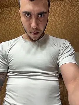Snapshot of skinnyarab1995 chatting on June 2026 05:37:01 PM skinnyarab1995 online show from June 2026 05:37:01 PM