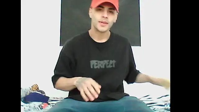 Snapshot of Aronfox23 chatting on July 2026 04:39:01 PM Aronfox23 online show from July 2026 04:39:01 PM