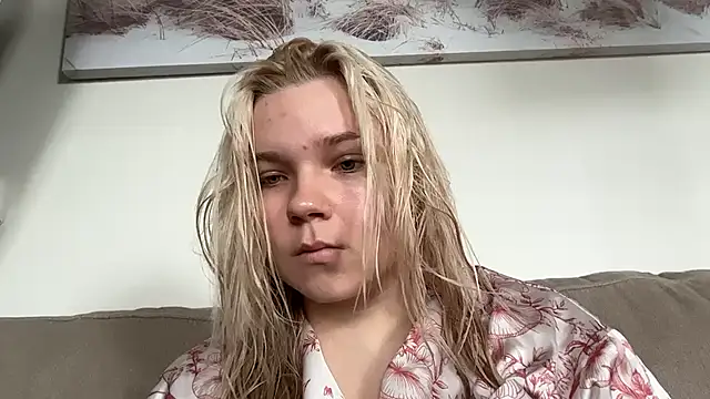 Snapshot of Laveliari chatting on June 2026 06:54:02 PM Laveliari online show from June 2026 06:54:02 PM