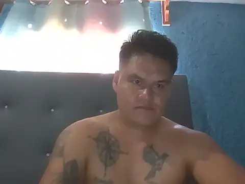 LatinoLeones online show from June 2026 10:21:02 PM