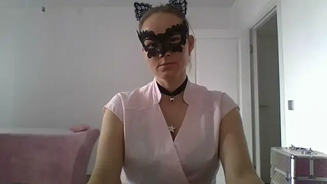 Snapshot of Virellesi chatting on June 2026 11:10:01 AM Virellesi online show from June 2026 11:10:01 AM