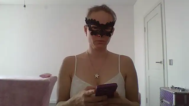 Snapshot of Virellesi chatting on June 2026 10:38:02 AM Virellesi online show from June 2026 10:38:02 AM