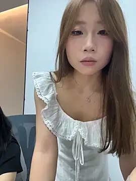Snapshot of qiqi__77 chatting on June 2026 07:27:02 AM qiqi 77 online show from June 2026 07:27:02 AM