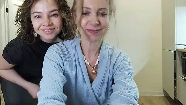 Snapshot of Selenneh chatting on July 2026 07:16:01 PM Selenneh online show from July 2026 07:16:01 PM