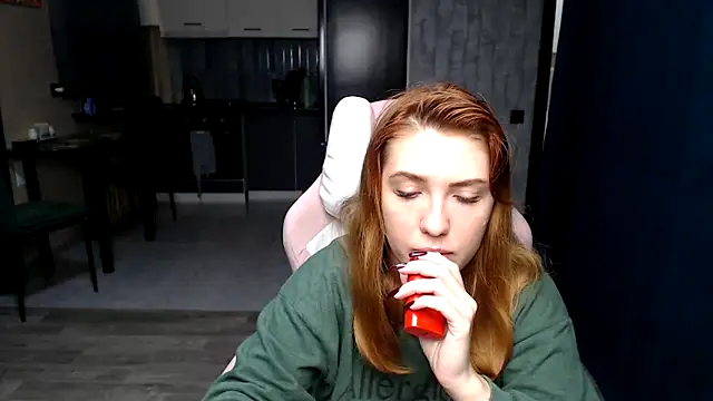 Reginasmilee online show from October 2025 02:34:01 AM