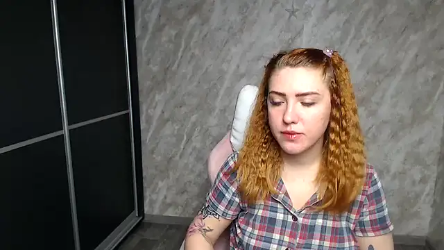 Reginasmilee online show from January 2026 02:17:01 AM