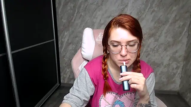 Reginasmilee online show from February 2026 03:38:02 AM