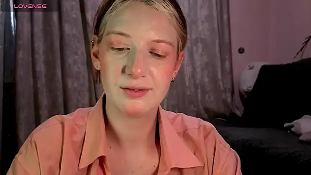 Snapshot of earn_my_lilly chatting on June 2026 01:28:02 PM earn my lilly online show from June 2026 01:28:02 PM