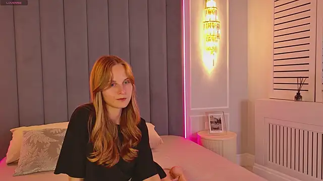 AliciaLunar online show from June 2026 05:06:02 PM
