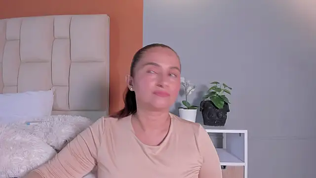 Snapshot of Adela_Rous chatting on July 2026 07:24:01 PM Adela Rous online show from July 2026 07:24:01 PM
