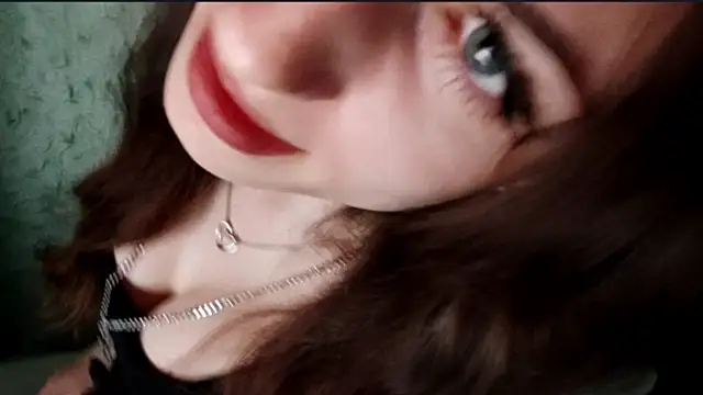 Snapshot of Kissaieksis chatting on June 2026 07:30:02 PM Kissaieksis online show from June 2026 07:30:02 PM