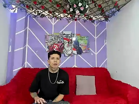 Snapshot of Brandon_05_ chatting on July 2026 01:30:01 PM Brandon 05 online show from July 2026 01:30:01 PM