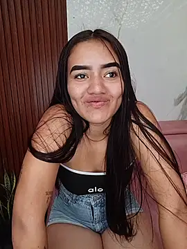AlanaMontiel online show from July 2026 01:14:02 PM