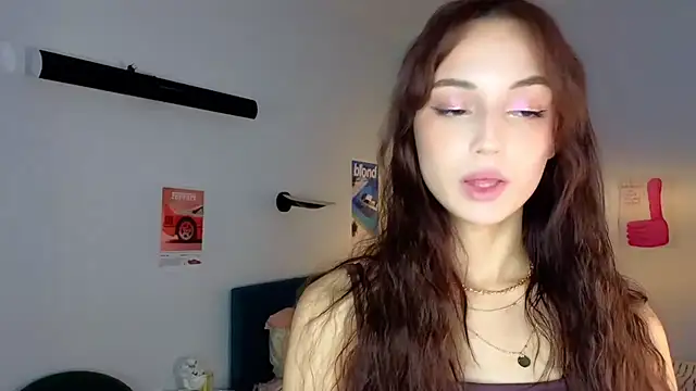 thisskiss online show from June 2026 05:41:01 PM