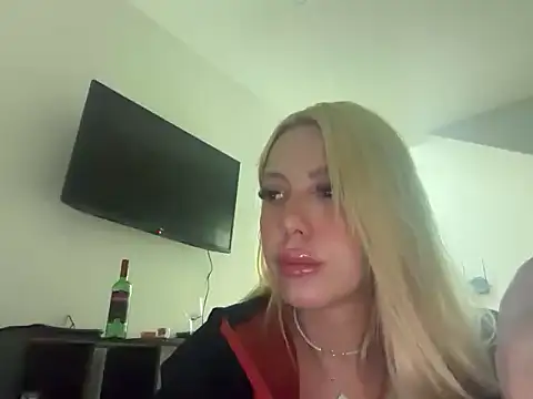 Snapshot of MargotRubi chatting on June 2026 06:30:02 AM MargotRubi online show from June 2026 06:30:02 AM