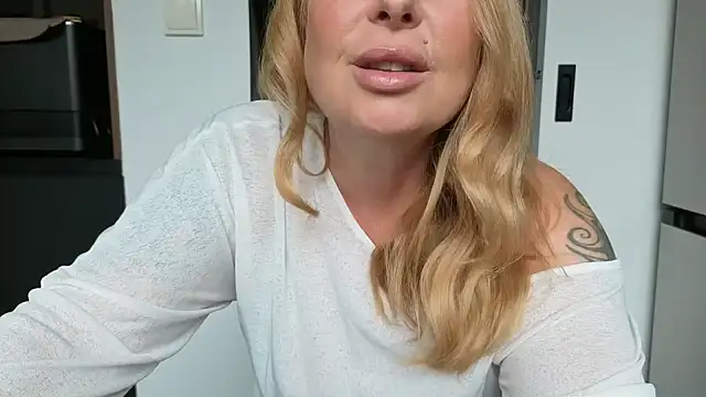 TammyJeann online show from September 2025 01:43:02 PM