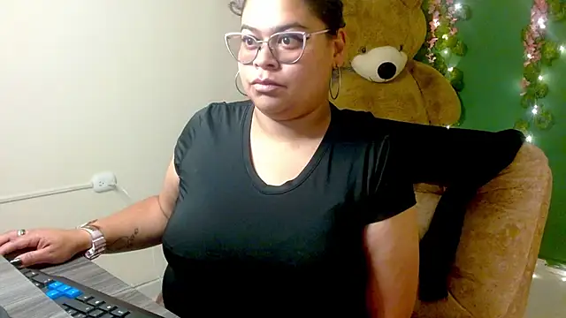 xiomara1609 online show from June 2026 07:04:01 PM