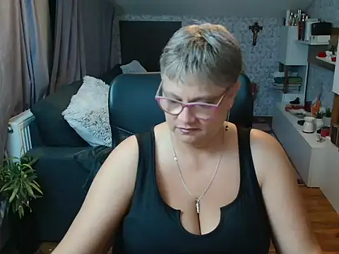 Snapshot of NewHellen4you chatting on July 2026 08:04:02 PM NewHellen4you online show from July 2026 08:04:02 PM