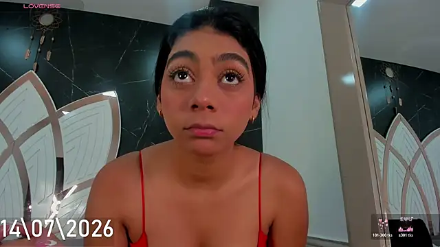 Snapshot of Veronica_M0ntiel chatting on July 2026 12:33:01 PM Veronica M0ntiel online show from July 2026 12:33:01 PM