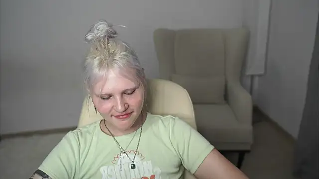 EstherFilteau online show from July 2026 11:49:01 AM