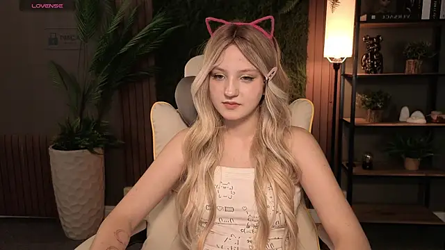 Snapshot of Aliselle chatting on July 2026 03:25:01 PM Aliselle online show from July 2026 03:25:01 PM