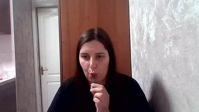 Snapshot of Emi-liaa chatting on July 2026 09:08:02 PM Emi-liaa online show from July 2026 09:08:02 PM