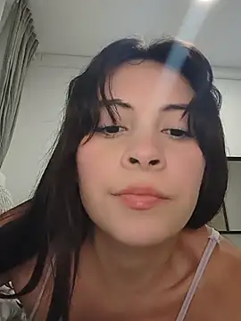 Snapshot of Emma_falls__ chatting on July 2026 06:54:01 PM Emma falls online show from July 2026 06:54:01 PM
