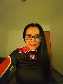 Snapshot of Laradelice chatting on July 2026 07:04:02 AM Laradelice online show from July 2026 07:04:02 AM
