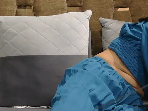 Snapshot of DesiQueenLive chatting on July 2026 08:00:01 PM DesiQueenLive online show from July 2026 08:00:01 PM