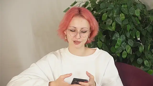 Snapshot of ErmelindaRottner chatting on July 2026 07:46:01 AM ErmelindaRottner online show from July 2026 07:46:01 AM