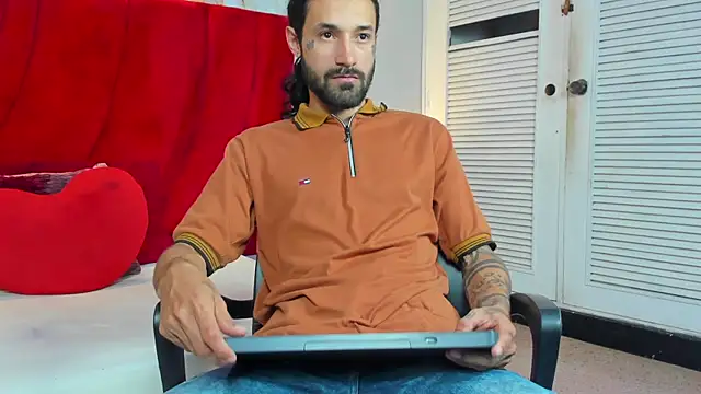 Snapshot of Alexx_val chatting on July 2026 08:00:02 PM Alexx val online show from July 2026 08:00:02 PM
