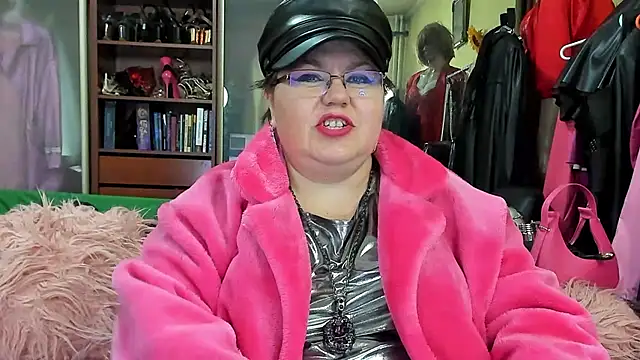 Snapshot of KaryQueen chatting on December 2024 05:11:01 PM KaryQueen online show from December 2024 05:11:01 PM