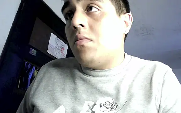 Snapshot of Estrella_4 chatting on July 2026 08:44:02 PM Estrella 4 online show from July 2026 08:44:02 PM