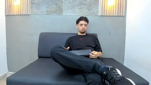 LUCA GREEND online show from July 2026 12:33:01 PM