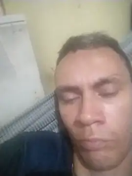 Snapshot of DavidAbril18 chatting on July 2026 10:11:02 AM DavidAbril18 online show from July 2026 10:11:02 AM