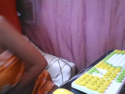 Snapshot of SaucyPussyxx chatting on July 2026 12:34:01 PM SaucyPussyxx online show from July 2026 12:34:01 PM